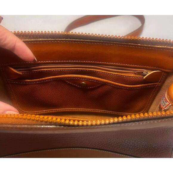 Vintage Dooney & Bourke Brown Pebble Leather Brown Trim Satchel Shoulder Handbag - Picture 11 of 11